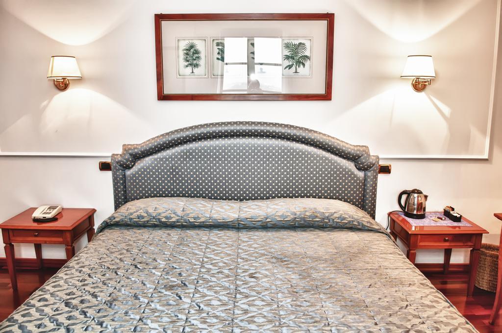 Relais Casali Della Cisterna 3*