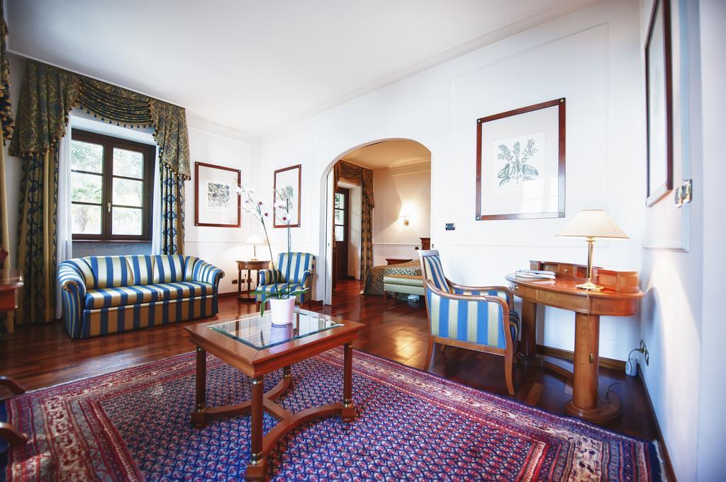Relais Casali Della Cisterna Hotel