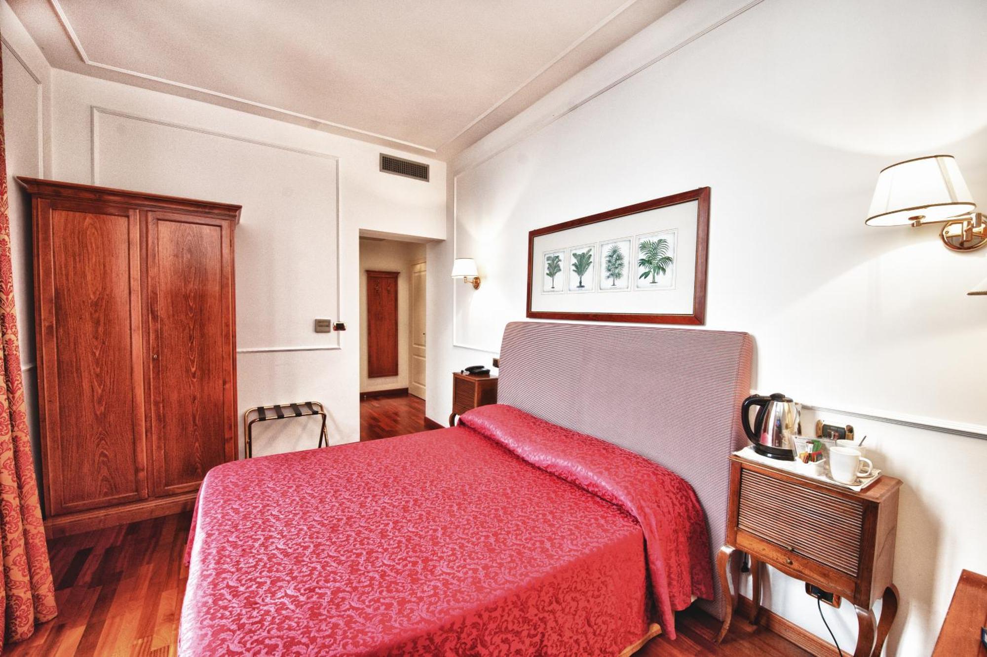 Hotel Relais Casali Della Cisterna 3*