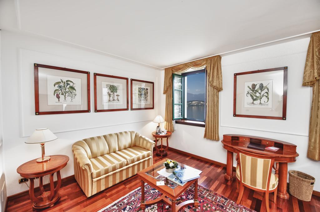 Relais Casali Della Cisterna Hotel